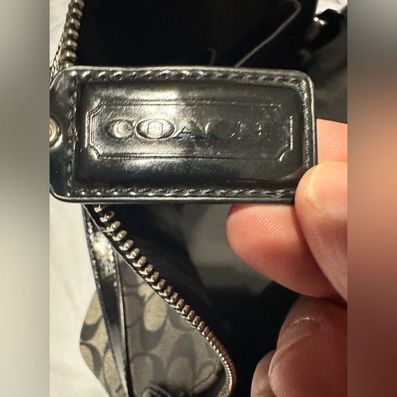 Authentic Coach satchel cross body.  EUC. Serial number in pics. Nice clean bag - Picture 5 of 9